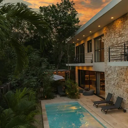 Casa Laak, Luxury Villa, 5 Bedroom 7 Bt, Heated Pool