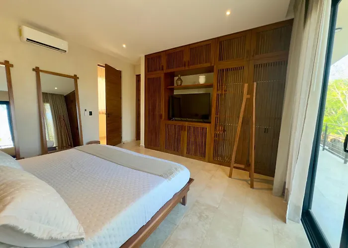 Villa Casa Laak, Luxury Villa, 5 Bedroom 7 Bt, Heated Pool