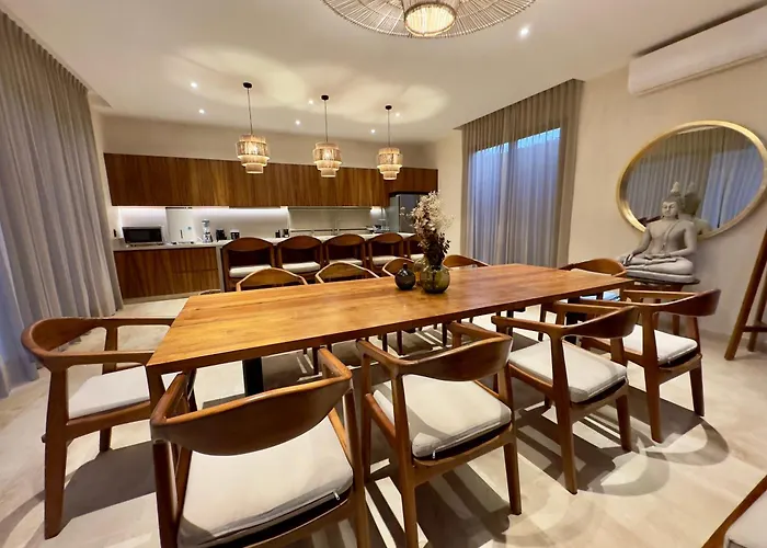 Casa Laak, Luxury Villa, 5 Bedroom 7 Bt, Heated Pool