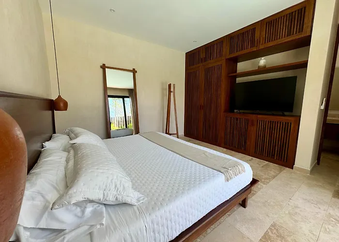 Villa Casa Laak, Luxury Villa, 5 Bedroom 7 Bt, Heated Pool