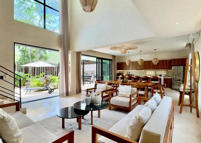 Casa Laak, Luxury Villa, 5 Bedroom 7 Bt, Heated Pool *