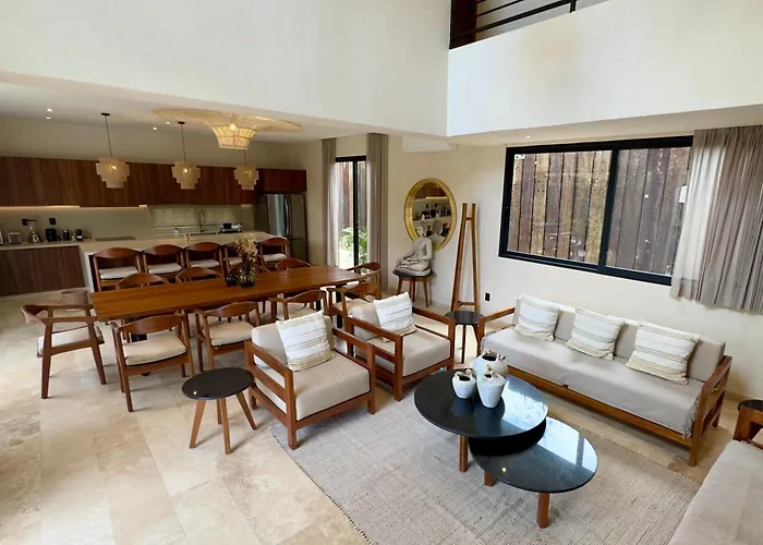 Villa Casa Laak, Luxury Villa, 5 Bedroom 7 Bt, Heated Pool *