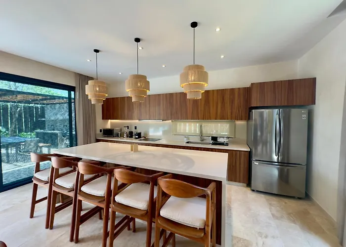 Villa Casa Laak, Luxury Villa, 5 Bedroom 7 Bt, Heated Pool *